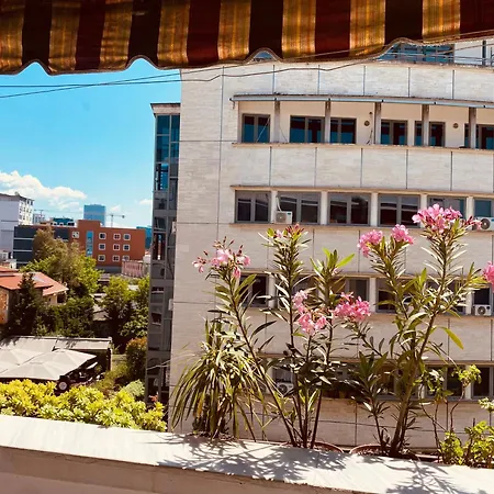 Apartman Downtown 2 Bedroom 2 Balconies Ac Wifi Tirana